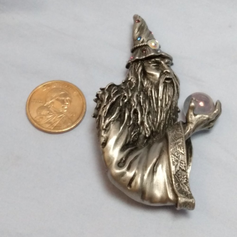 🎬Vintage🎬 Pewter Wizard Brooch